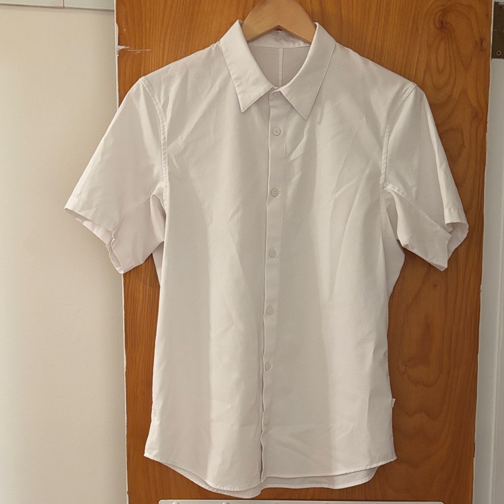 Lululemon Men’s Airing Easy Short-Sleeve Shirt